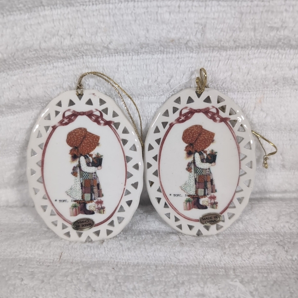 Vtg Holly Hobbie Porcelain Ornaments Set Of 2 2003 Double Sided Tree Decoration - Picture 3 of 8